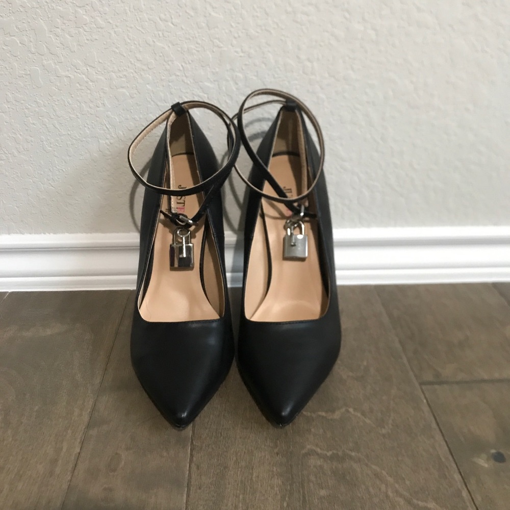 ShoeDazzle Lock and Key Pumps